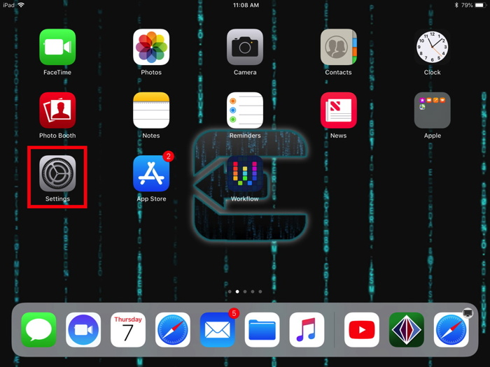 iPad home screen with Settings app highlighted