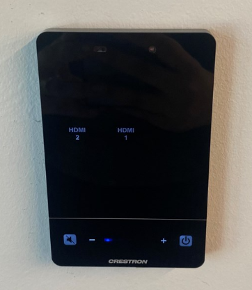 Photo of HDMI plate on wall